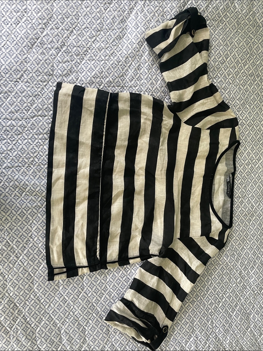 Zara Black and Cream Striped Linen 3/4 sleeve top